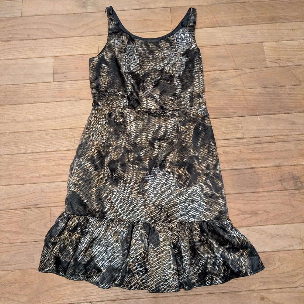 Nwt Women's Outback Red Black and Gold Patterned Ruffle-Hem Mini Dress Size 10